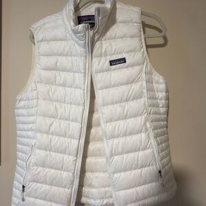 Patagonia White Puffer Vest NWOT never worn or washed